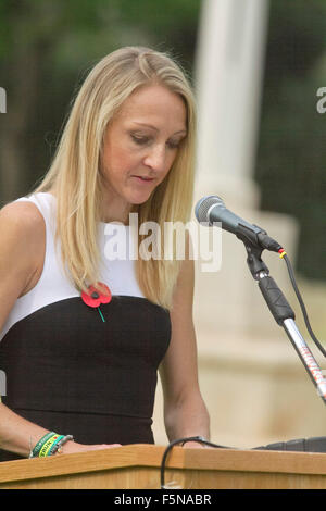 Beirut, Lebanon. 07th Nov, 2015. Paula Radcliffe reads the  war poem 'In Flanders Fields' during the service of remembrance  at the Commonwealth graves cemetery in Beirut Lebanon attended by other foreign dignitaries from Australia, Britain and the United Nations Credit:  amer ghazzal/Alamy Live News Stock Photo