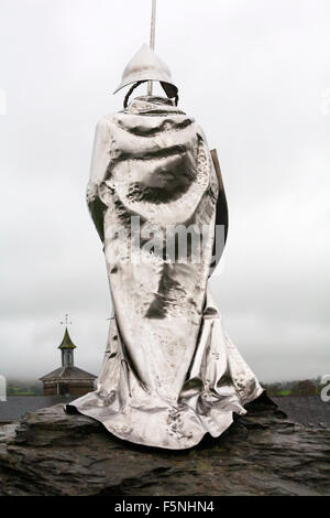 statue monument to Llywelyn ap Gruffydd Fychan on the hill by Llandovery castle, llandovery, Carmarthenshire, Mid Wales, UK in November Stock Photo