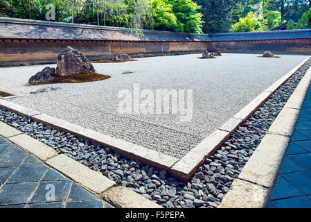 The rockgarden, sekitei, at Ryōan-ji Temple in Kyoto Japan Stock Photo