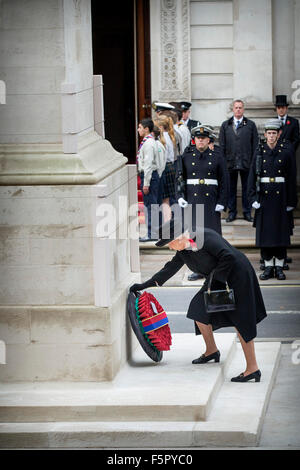 London, UK. 08th Nov, 2015. Britain's Queen Elizabeth II during the Remembrance Sunday ceremony at the Cenotaph in London, Britain, 08 November 2015. Britain observed the annual Remembrance Day on 08 November, in memory of the war dead. Photo: Patrick van Katwijk/dpa/Alamy Live News Stock Photo