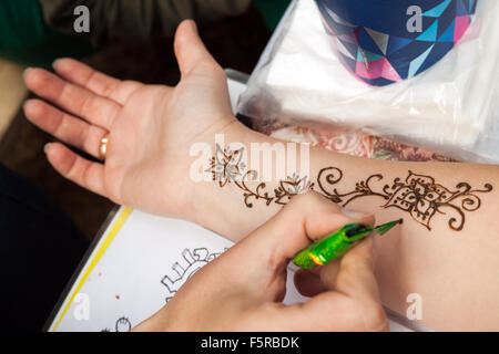 1,393 Mehndi Skin Stock Photos - Free & Royalty-Free Stock Photos from  Dreamstime