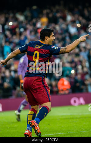 November 08th, 2015. Barcelona, Spain: FC Barcelona's forward SUAREZ celebrates his goal in the league match between FC Barcelona and Villarreal CF at the Camp Nou stadium in Barcelona Stock Photo