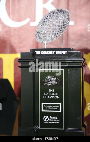 Los Angeles, CA, US, USA. 7th Nov, 2015. November 7, 2015: The National Championship Trophy makes an appearance at the game between the Arizona Wildcats and the USC Trojans, The Coliseum in Los Angeles, CA. Photographer: Peter Joneleit - Zuma Wire Service © Peter Joneleit/ZUMA Wire/Alamy Live News Stock Photo