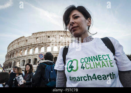 Rome, Italy. 08th Nov, 2015. Hundreds of people take part in a 'March for the Earth' to show support for Pope Francis' call for climate action in Rome. International organizations, civil society, associations, communities, and citizens from all over the world march together in support of Pope Francis' message in defense of the weakest and 'for the care for our common home' leading up to the UN Climate Conference (COP21) in Paris. Credit:  Giuseppe Ciccia/Pacific Press/Alamy Live News Stock Photo