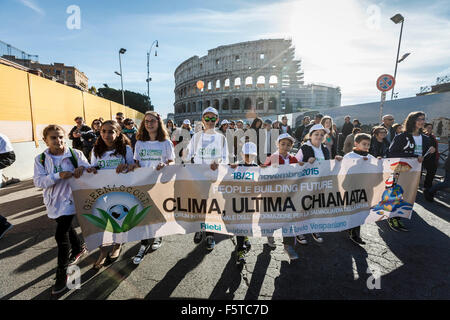 Rome, Italy. 08th Nov, 2015. Hundreds of people take part in a 'March for the Earth' to show support for Pope Francis' call for climate action in Rome. International organizations, civil society, associations, communities, and citizens from all over the world march together in support of Pope Francis' message in defense of the weakest and 'for the care for our common home' leading up to the UN Climate Conference (COP21) in Paris. Credit:  Giuseppe Ciccia/Pacific Press/Alamy Live News Stock Photo