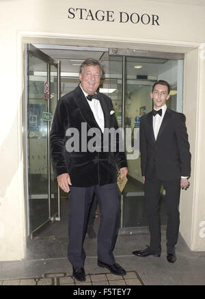 Stephen Fry and partner leaving via stage door  Featuring: Stephen Fry Where: London, United Kingdom When: 08 Sep 2015 Stock Photo