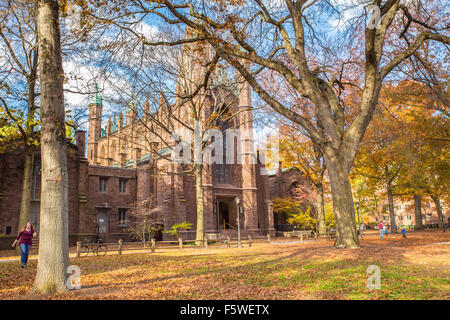 NEW HAVEN, CONNECTICUT - NOVEMBER 8, 2015: View of Dwight Hall at historic Yale University on an autumn day. Stock Photo