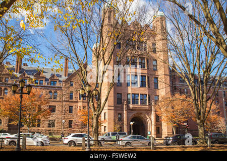 NEW HAVEN, CONNECTICUT, USA - NOVEMBER 8, 2015: View of Phelps Hall and Gate at historic Yale University on an autumn day. Stock Photo