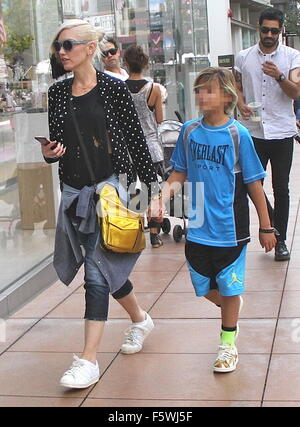 Gwen Stefani takes her son Kingston shopping at The Grove  Featuring: Gwen Stefani, Kingston Rossdale Where: Hollywood, California, United States When: 12 Sep 2015 Stock Photo