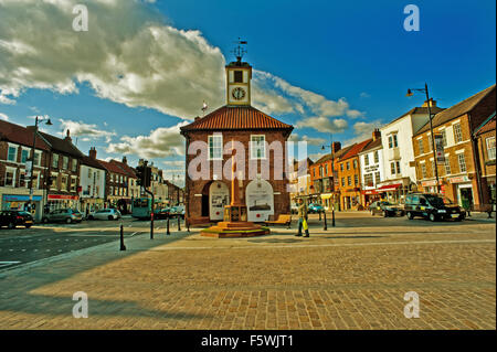 Yarm Town Hall and High Street Stock Photo