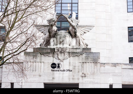 'Speed Wings over the World' statue, by Eric Raymond Broadbent, above the entrance to The National Audit Office, London, UK. Stock Photo