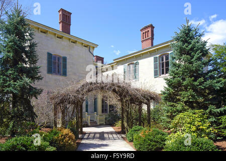 Pathway to swimming pool, south entrance. Clifton Place, Irvington, United States. Architect: Detlef Lienau, 1852. Stock Photo