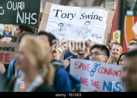 29/09/2015. MANCHESTER, UK.  Junior doctors, who are about to ballot for strike action, demonstrate in Manchester Stock Photo