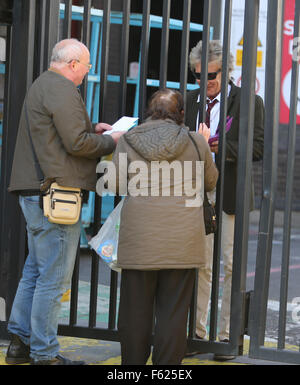 Rod Stewart outside ITV Studios  Featuring: Rod Stewart Where: London, United Kingdom When: 02 Oct 2015 Stock Photo