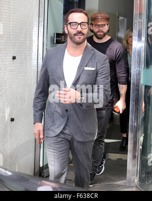 Jeremy Piven outside ITV Studios  Featuring: Jeremy Piven Where: London, United Kingdom When: 08 Oct 2015 Stock Photo