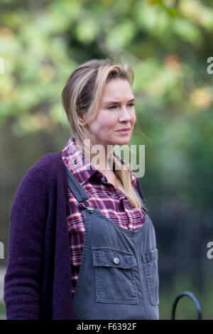 Colin Firth and Renee Zelwegger spotted filming Bridget Jones in North London.  Featuring: Colin Firth, Renee Zelwegger Where: London, United Kingdom When: 08 Oct 2015 Stock Photo