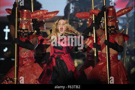 Berlin, Germany. 10th Nov, 2015. The US American pop singer Madonna performs on stage at the Mercedes Benz Arena in Berlin, Germany, 10 November 2015. Photo: RAINER JENSEN/dpa/Alamy Live News Stock Photo