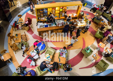 Small square at La Roca Village (Designer Outlet Shopping), La Roca del  Vallès, Barcelona, Catalonia, Spain Stock Photo - Alamy