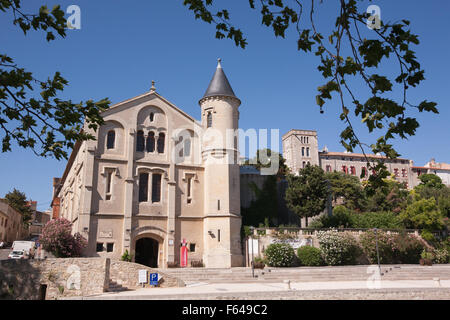 Church on banks of the Canal du Midi in Paraza village near Lezignan ...