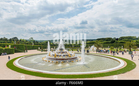Latona Fountain in Gardens of Versailles, Palace of Versailles, UNESCO World Heritage Site, Yvelines, Region Ile-de-France Stock Photo