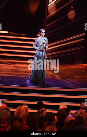Berlin, Germany. 12th Nov, 2015. US actress Hilary Swank receives the Bambi award in the 'international actress' category in Berlin, Germany, 12 November 2015. © dpa picture alliance/Alamy Live News Stock Photo