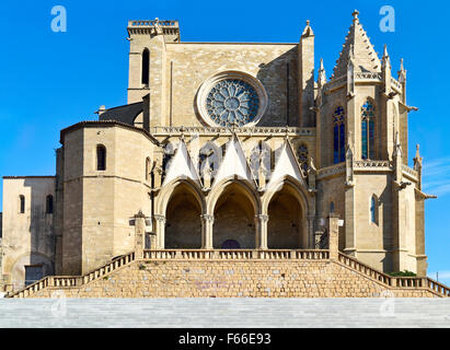 view of the facade of the Collegiate Basilica of Santa Maria in Manresa, Spain Stock Photo