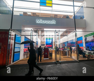 The newly opened Microsoft flagship store on Fifth Avenue in New York, on Tuesday, November 10, 2015. This is the 113th Microsoft store , it's largest at 22,000 square feet and the only one of two that is not situated in a mall. (© Richard B. Levine) Stock Photo