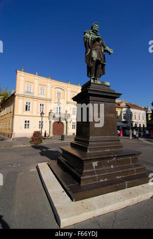 City center, Becsi kapu ter, Gyor, Gyõr, Hungary Stock Photo - Alamy