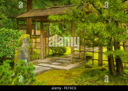 Teahouse Outer Gate, Portland Japanese Garden, Washington Park, Portland, Oregon Stock Photo