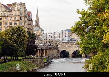 Pultney Weir with Pultney Bridge over it, Bath, England. Stock Photo