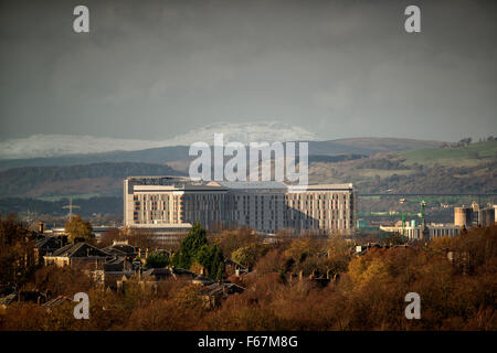 Glasgow, Scotland, UK. 13th November, 2015. Snow covers the hills above the new Queen Elizabeth University Hospital in Glasgow . Sam Kovak/Alamy Live News Stock Photo