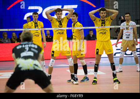 Belchatow, Poland. 14th November 2015. Team PGE Skra Belchatow, pictured during a game against Lotos Trefl Gdansk in the Plus Liga Polish Professional Volleyball League. Team PGE Skra went on to win 3-0. Credit:  Marcin Rozpedowski/Alamy Live News Stock Photo