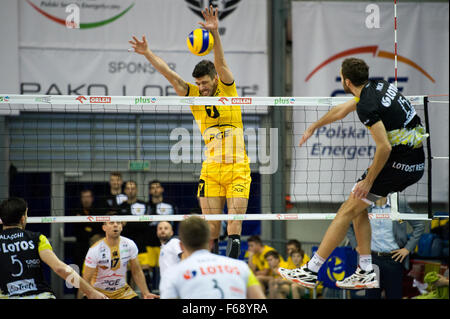 Belchatow, Poland. 14th November 2015. Facundo Conte of PGE Skra Belchatow, blocks during a game against Lotos Trefl Gdansk in the Plus Liga Polish Professional Volleyball League. Team PGE Skra went on to win 3-0. Credit:  Marcin Rozpedowski/Alamy Live News Stock Photo