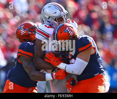 November, 14, 2015: Ohio State Buckeyes running back Ezekiel Elliott ...