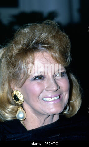 Washington, DC. 4-29-1992 Veteran Hollywood actress Angie Dickinson arrives at the White House to attend the State Dinner for President Richard von Weizsacker of Germany. Credit: Mark Reinstein Stock Photo