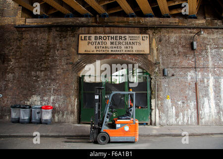 Lee Brothers Potato Merchants, Borough Market, London, England, U.K. Stock Photo
