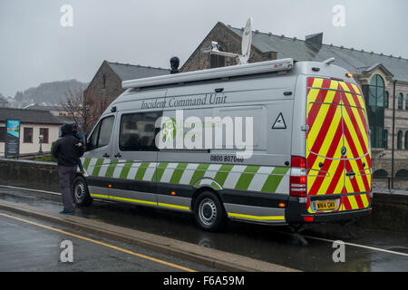 An Incident Command Unit of the Environmental Agency monitoring raising water levels on the River Kent in Kendal Stock Photo