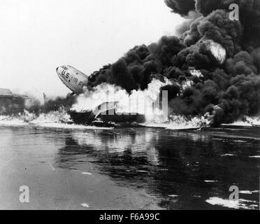 B 52 bomber crash hi res stock photography and images Alamy