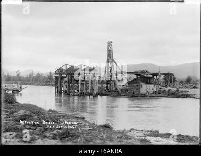 Netherton Bridge under construction, at Paeroa, ca 1918 - Photograph Stock Photo