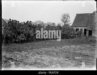 New Zealand soldiers with captured guns in Esnes, France, World Stock Photo