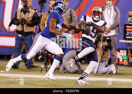 05 September 2012: New York Giants cornerback Jayron Hosley (28) during a  week 1 NFL matchup between the Dallas Cowboys and New York Giants at  Metlife Stock Photo - Alamy