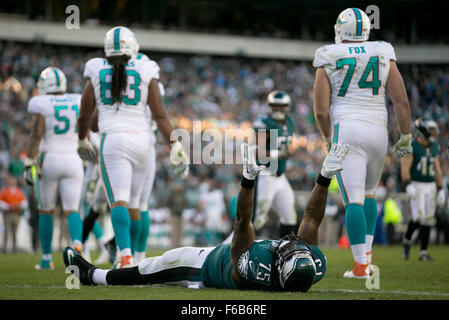 Philadelphia Eagles defensive end Vinny Curry (75) rushes in against the Green  Bay Packers during an NFL football game, Thursday, Sept. 26, 2019, in Green  Bay, Wis. The Eagles defeated the Packers