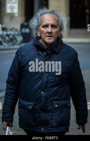 London, UK. 16th November, 2015. Aravindan Balakrishnan from the alleged extreme left-wing Maoist cult arrives at Southwark Crown Court to continue his trial on slavery charges and multiple counts of indecent assault Credit:  Guy Corbishley/Alamy Live News Stock Photo