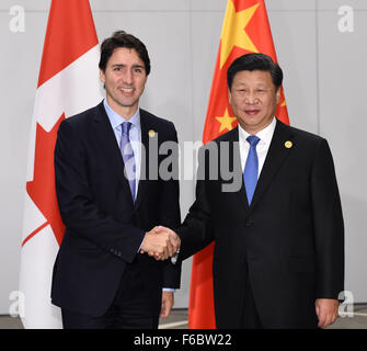 Antalya, Turkey. 16th Nov, 2015. Chinese President Xi Jinping (R) meets with Canadian Prime Minister Justin Trudeau in Antalya, Turkey, Nov. 16, 2015. © Rao Aimin/Xinhua/Alamy Live News Stock Photo