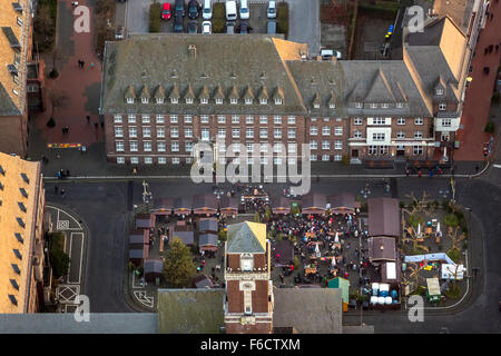 Christmas market on the Ernst-Wilczok Square in front of the Town Hall Bottrop, Ruhr, North Rhine Westphalia, Germany, Europe Stock Photo