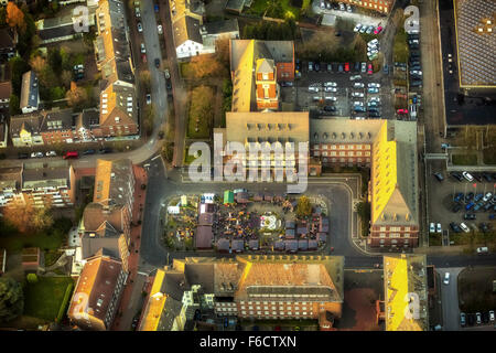 Christmas market on the Ernst-Wilczok Square in front of the Town Hall Bottrop, Ruhr, North Rhine Westphalia, Germany, Europe, Stock Photo