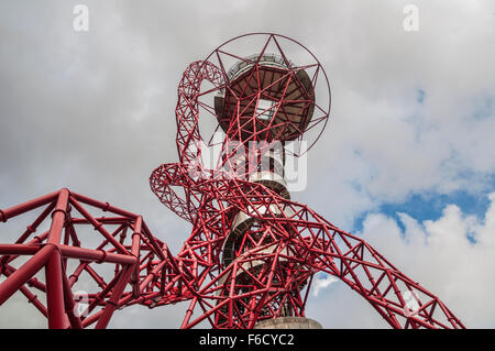 Anish Kapoor's ArcelorMittal Orbit sculpture and observation tower in the Queen Elizabeth Olympic Park PHILLIP ROBERTS Stock Photo