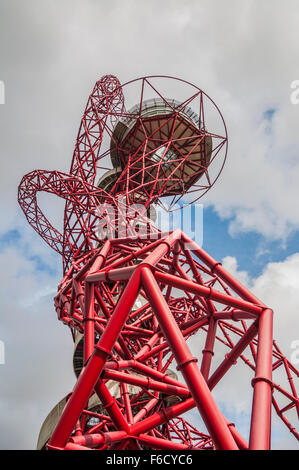 Anish Kapoor's ArcelorMittal Orbit sculpture and observation tower in the Queen Elizabeth Olympic Park PHILLIP ROBERTS Stock Photo