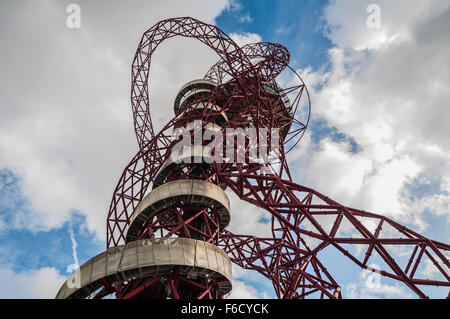 Anish Kapoor's ArcelorMittal Orbit sculpture and observation tower in the Queen Elizabeth Olympic Park PHILLIP ROBERTS Stock Photo
