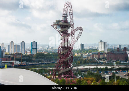 Anish Kapoor's ArcelorMittal Orbit sculpture and observation tower in the Queen Elizabeth Olympic Park PHILLIP ROBERTS Stock Photo